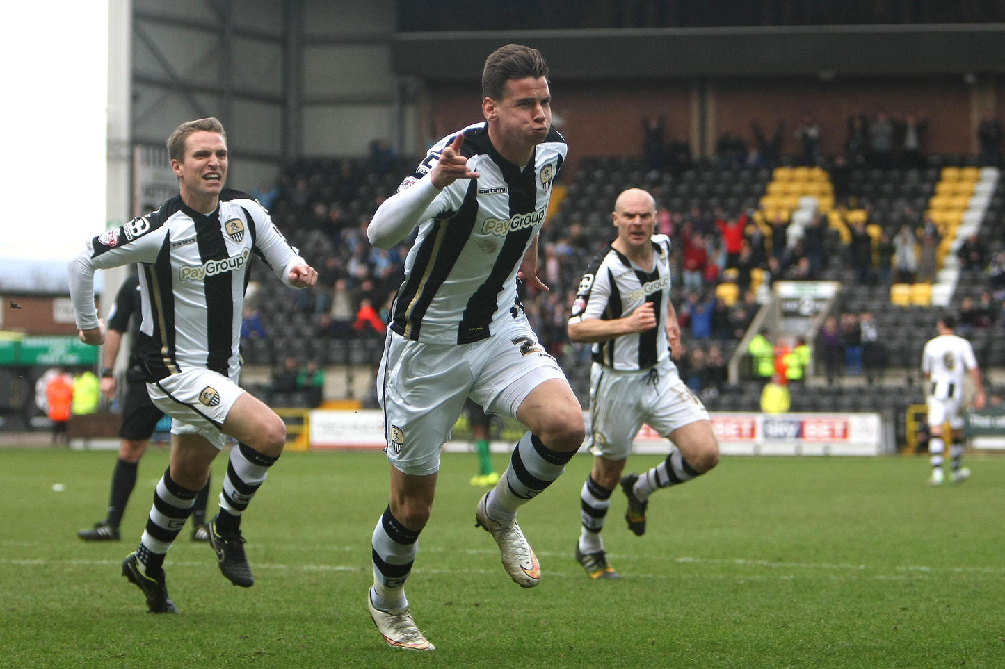 Notts County Home Shirt 2014 / 2015 Large