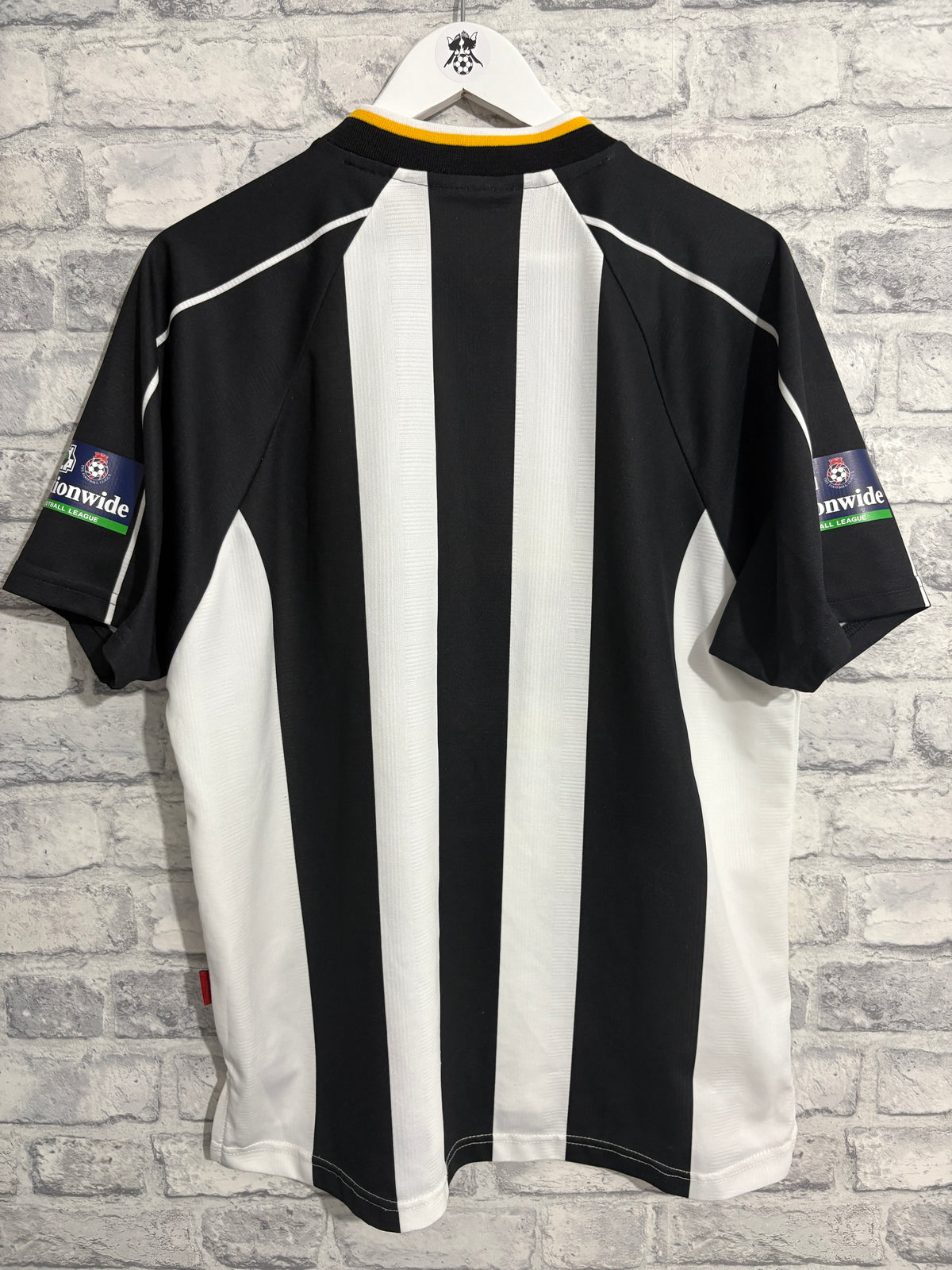 Notts County Home Shirt 1999 / 2000 Medium