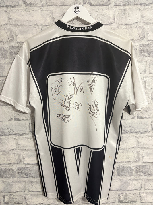 Notts County Home Shirt 2004 / 2005 Small (Signed)