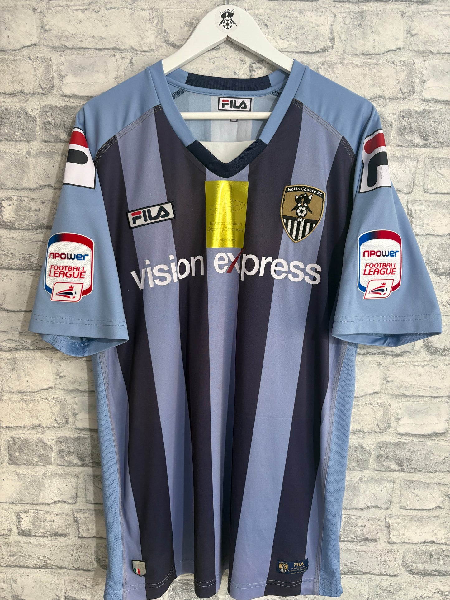 Notts County Away Shirt 2011 / 2012 v Juventus XXL