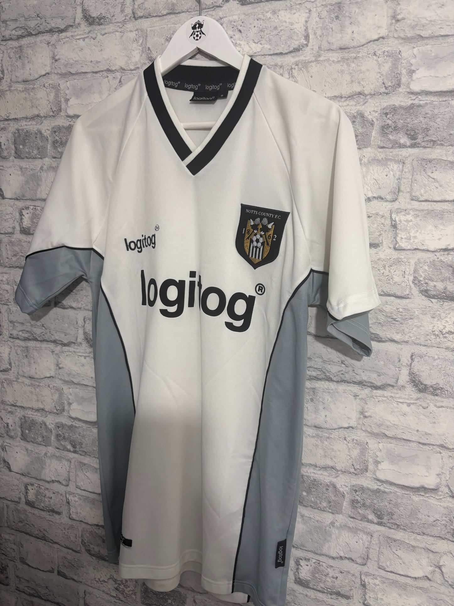Notts County Away Shirt 2001 / 2002 Small