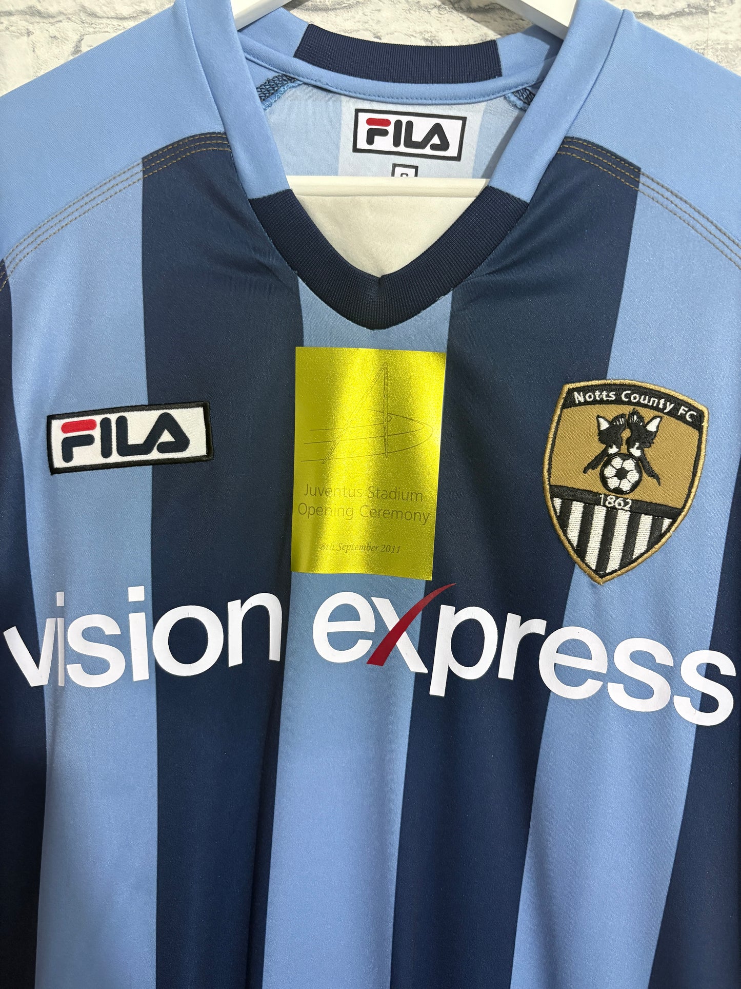 Notts County Away Shirt 2011 / 2012 v Juventus Small