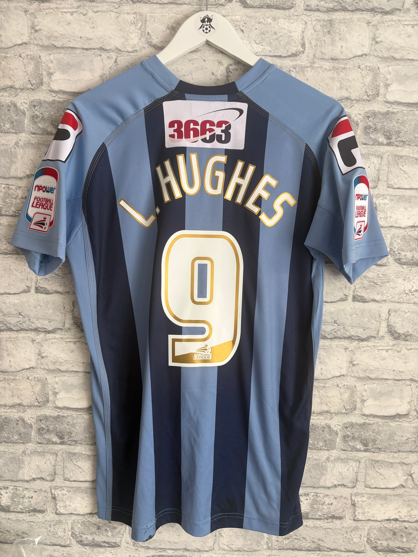 Notts County Away Shirt 2011 / 2012 v Juventus Small