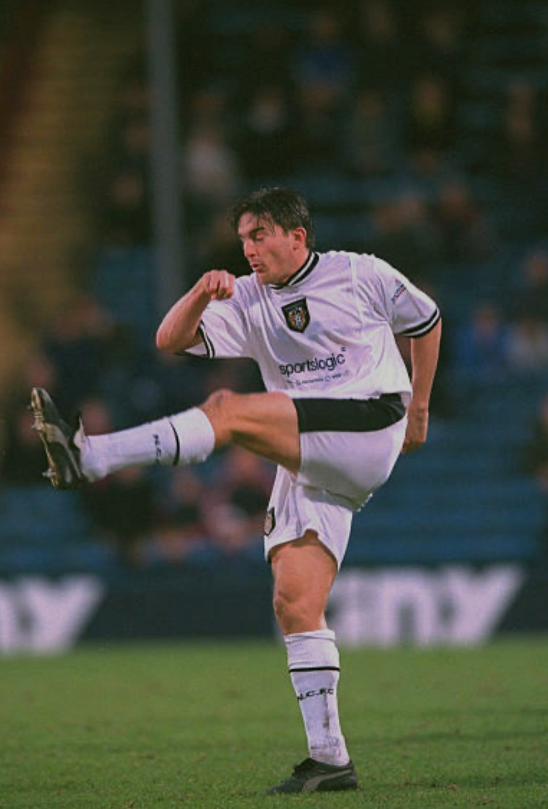 Notts County Away Shirt 2000 / 2001 Large