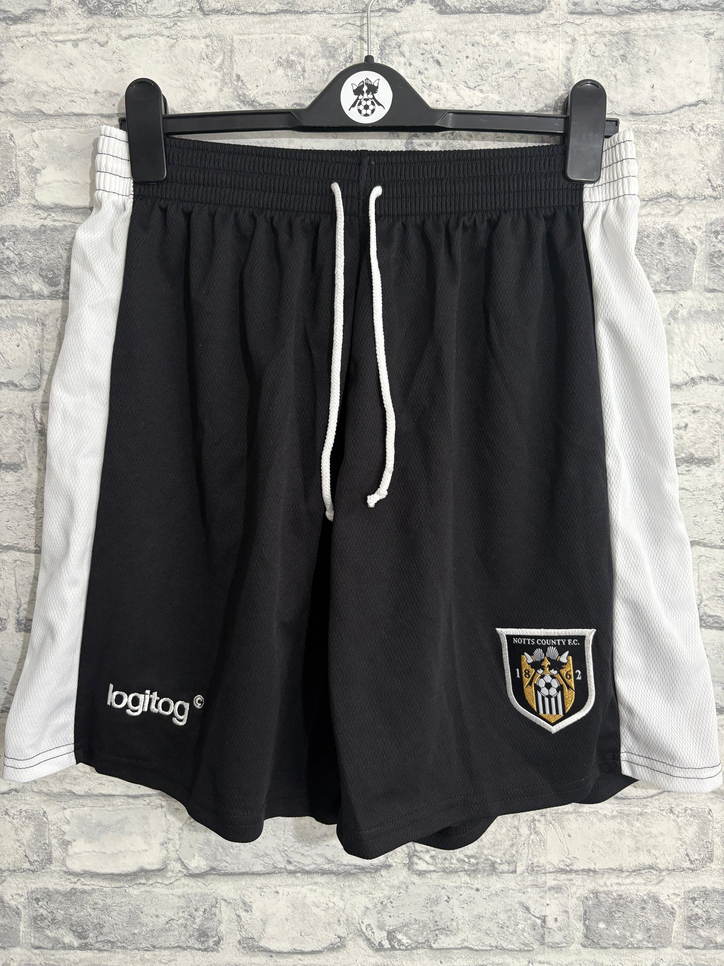 Notts County Home Shorts 2000 / 2001 XXL (New)