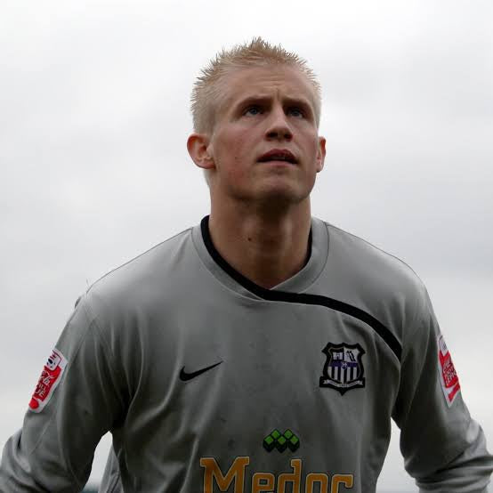 Notts County Goalkeeper Shirt 2009 / 2010 Nike XL