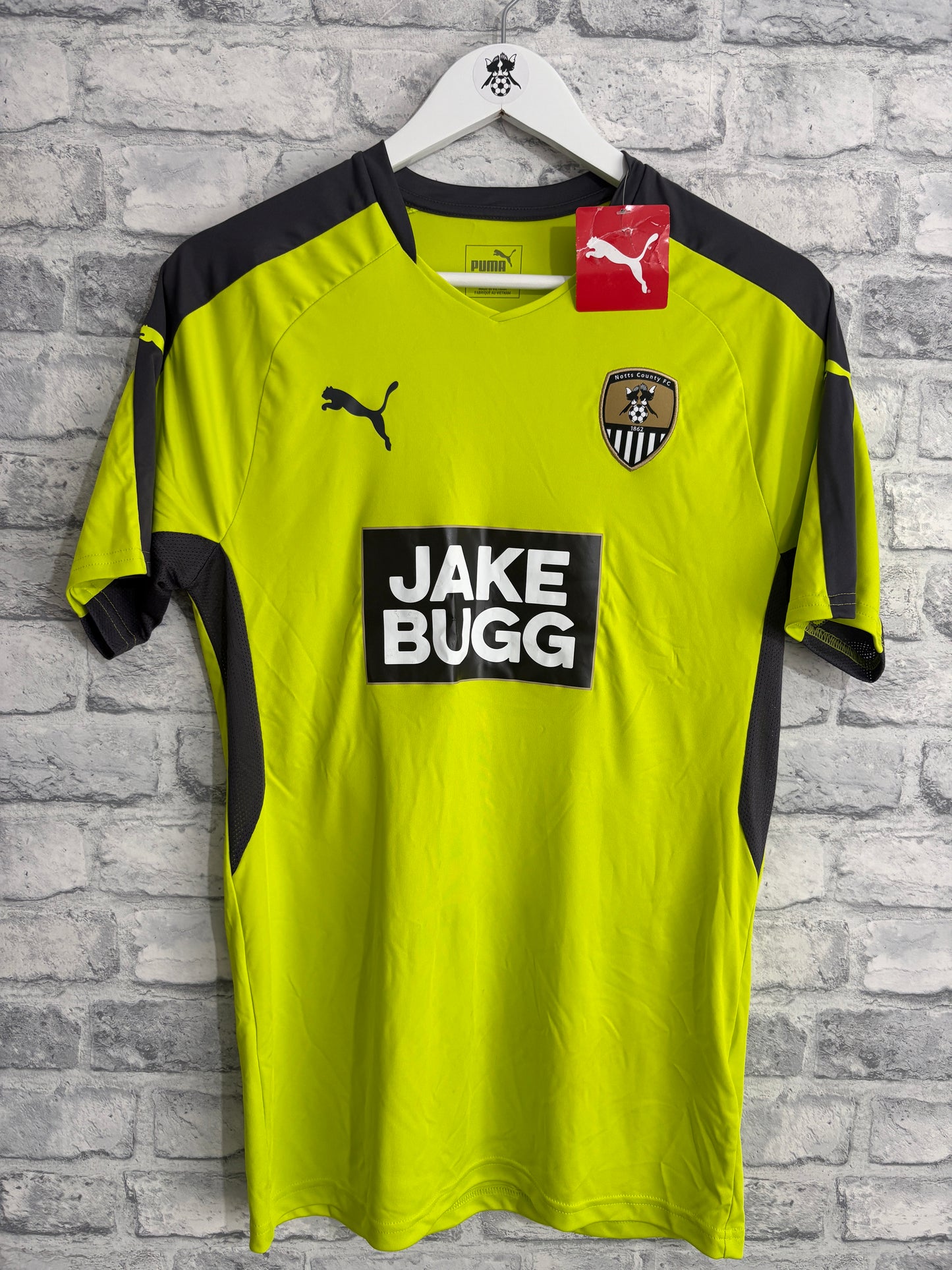 Notts County Away Shirt 2017 / 2018 Medium (New)