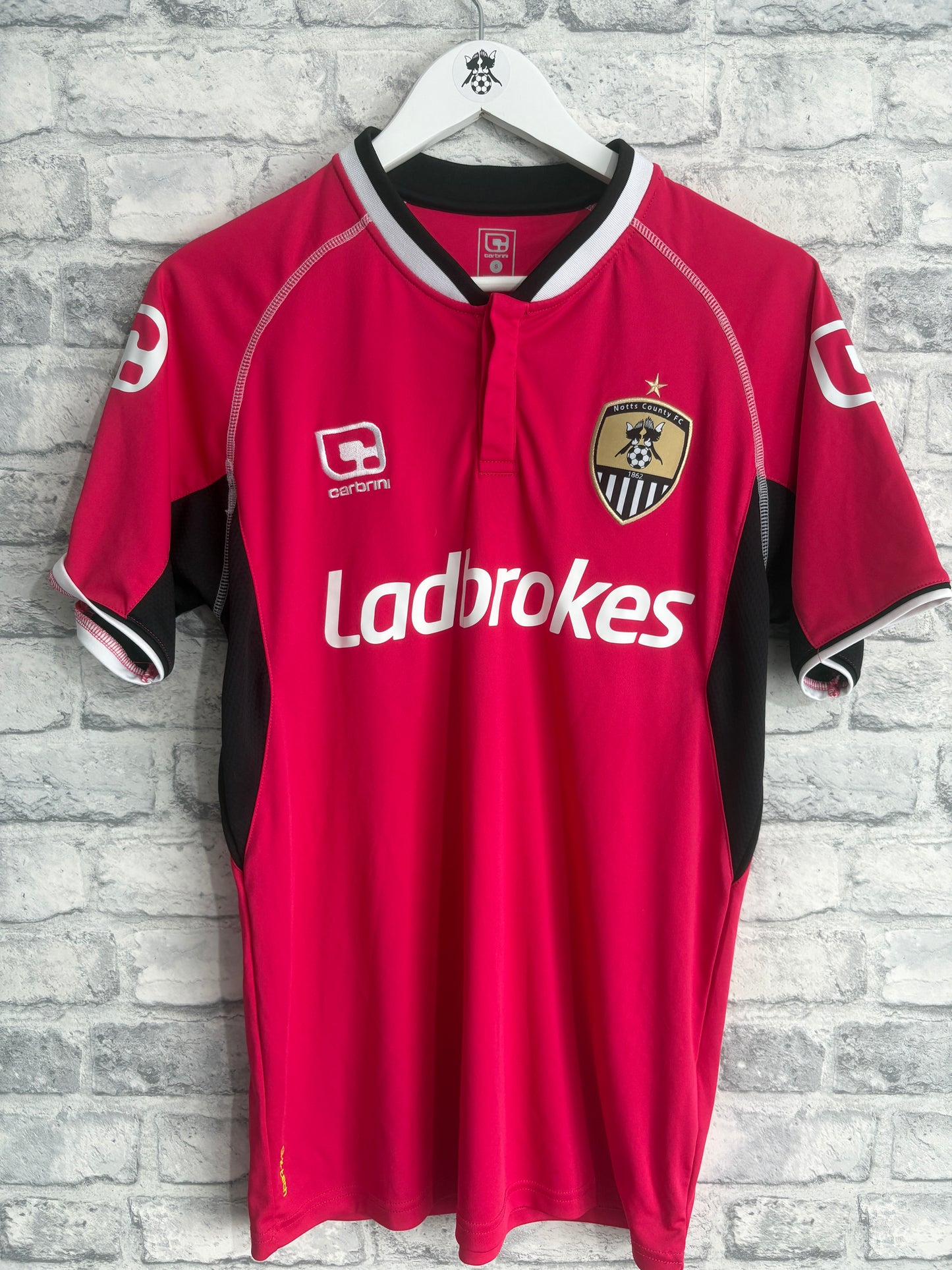 Notts County Away Shirt 2016 / 2017 Small