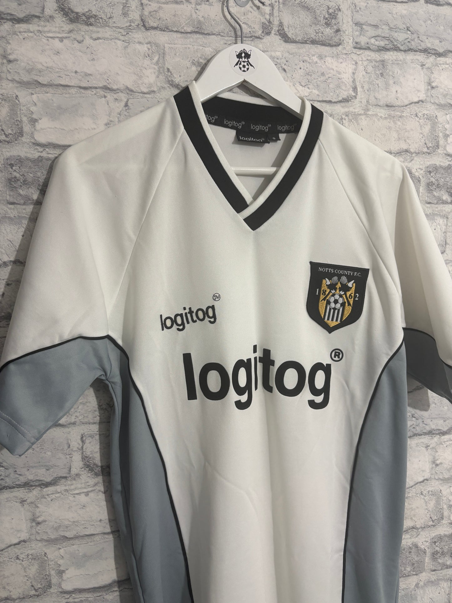 Notts County Away Shirt 2001 / 2002 Small