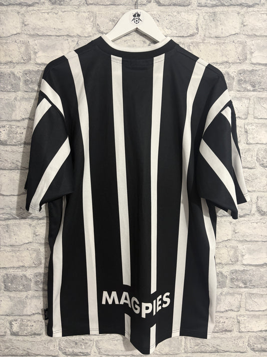 Notts County Home Shirt 2001 / 2002 Large