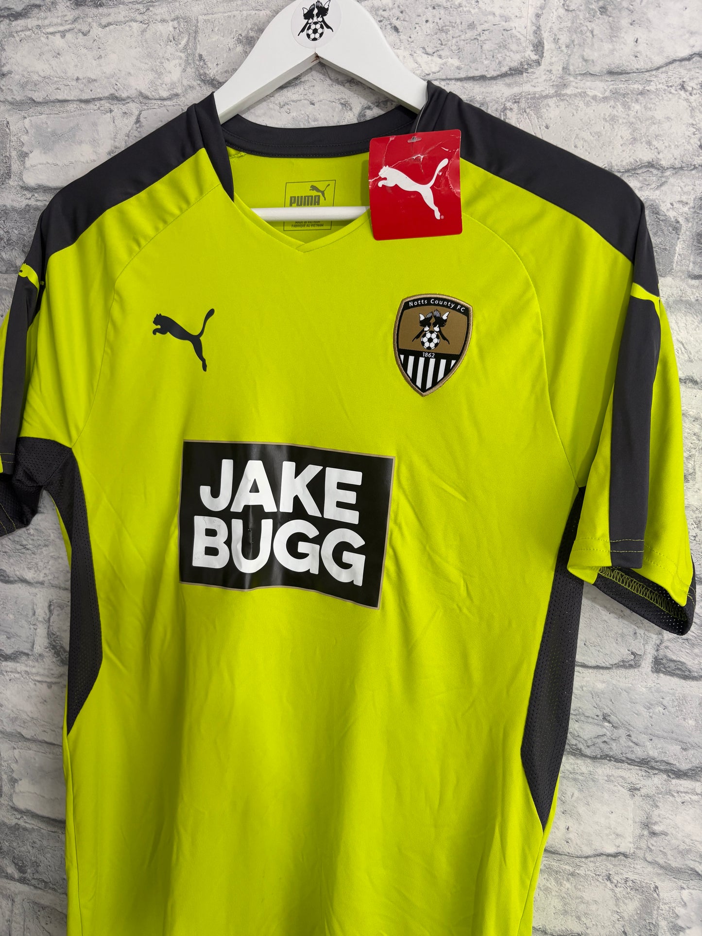 Notts County Away Shirt 2017 / 2018 Medium (New)