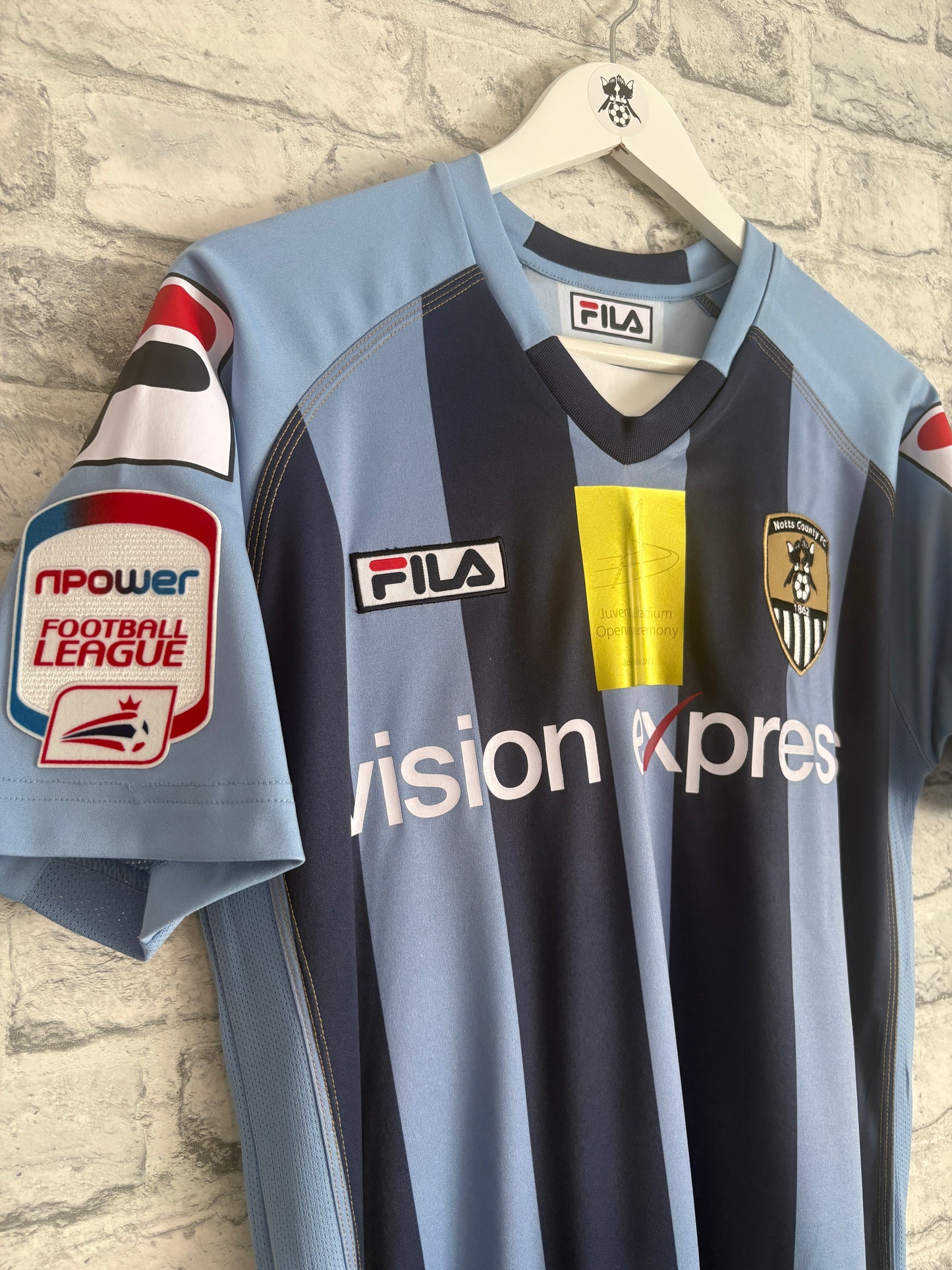 Notts County Away Shirt 2011 / 2012 v Juventus Small