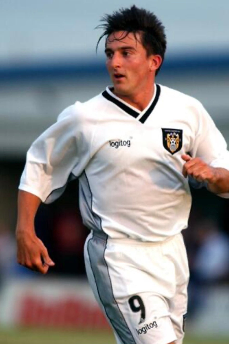 Notts County Away Shirt 2001 / 2002 Small