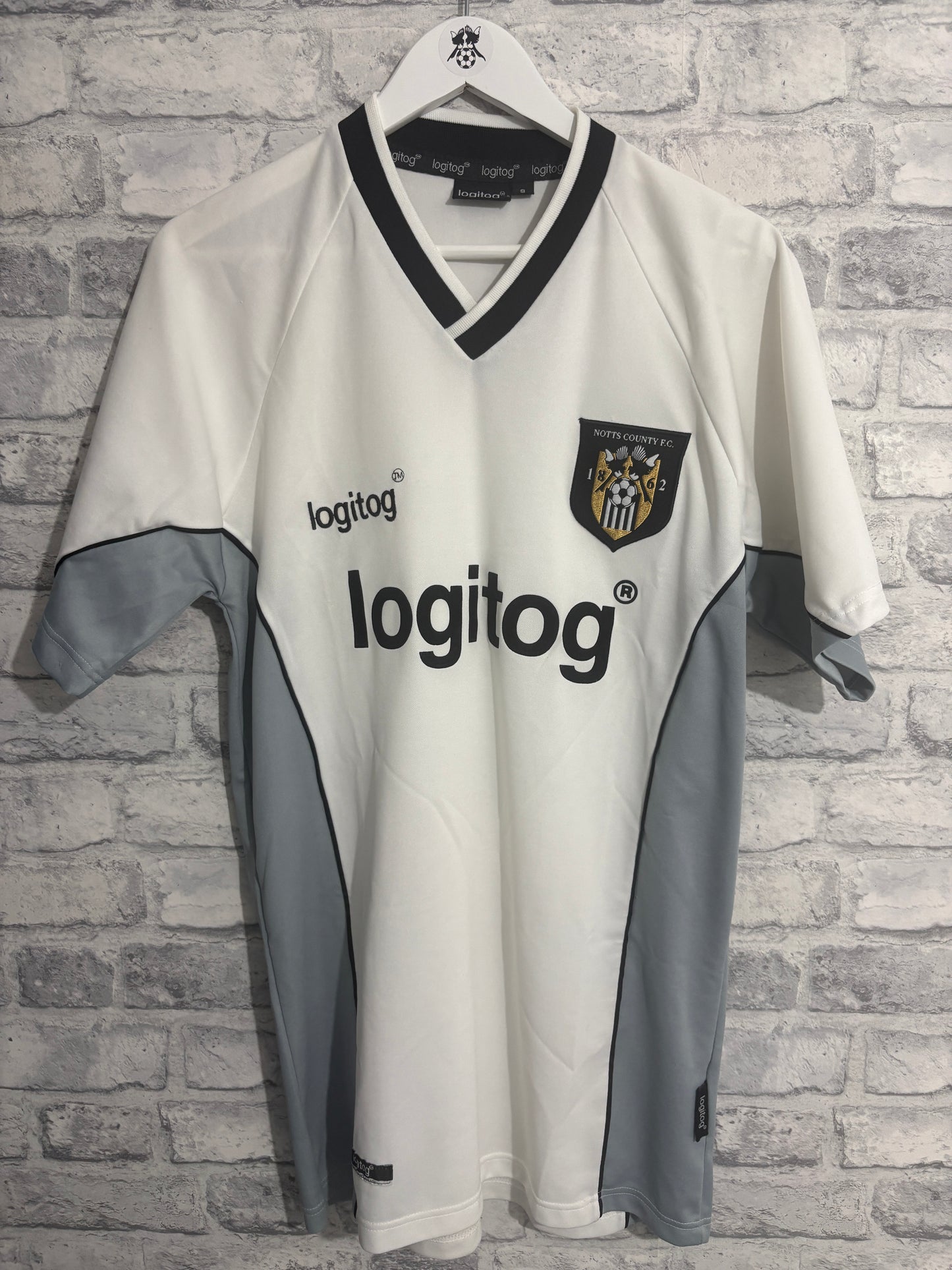 Notts County Away Shirt 2001 / 2002 Small