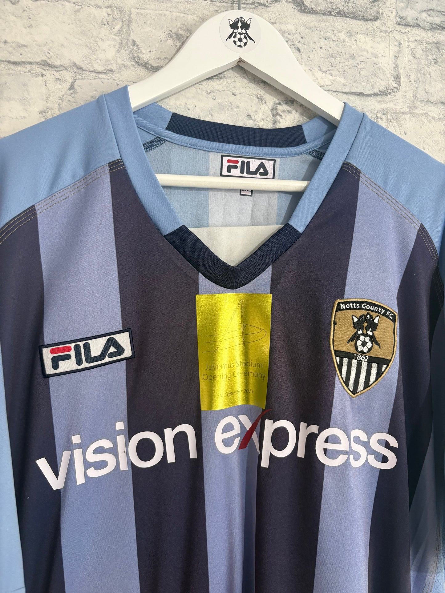 Notts County Away Shirt 2011 / 2012 v Juventus XXL
