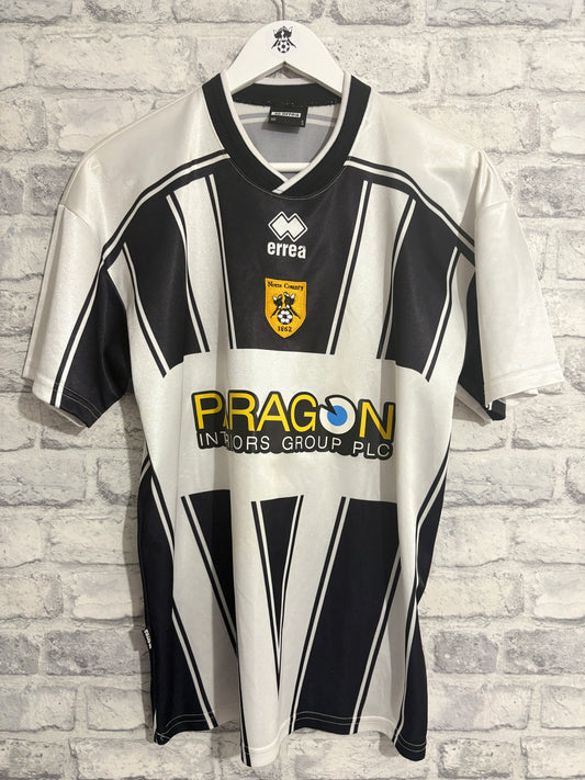Notts County Home Shirt 2004 / 2005 Small (Signed)