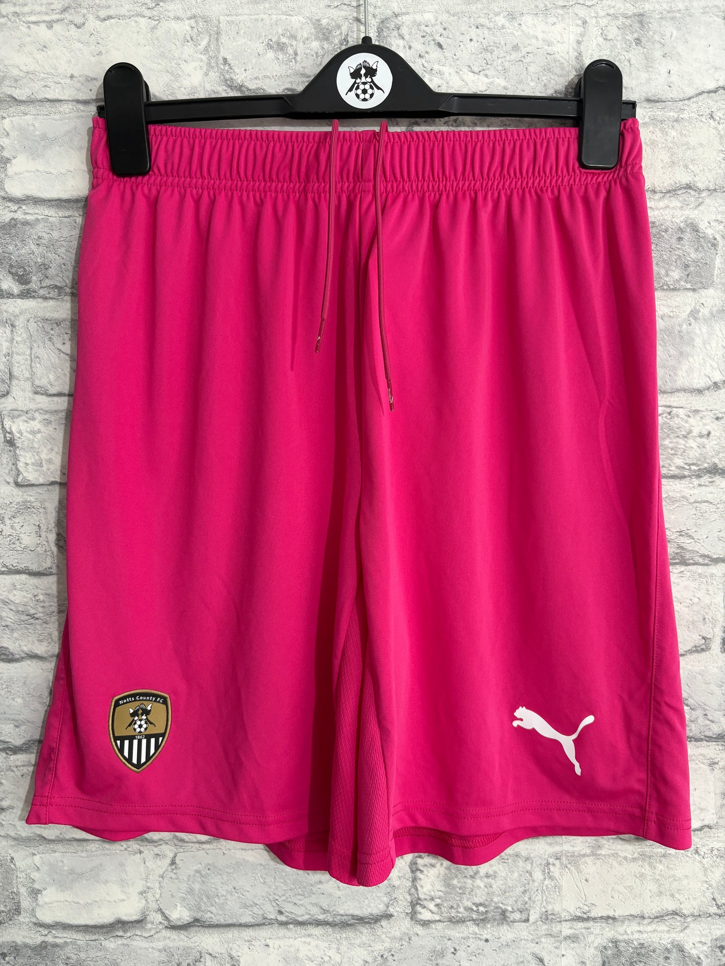 Notts County GK Shorts 2021 / 2022 Medium (New)
